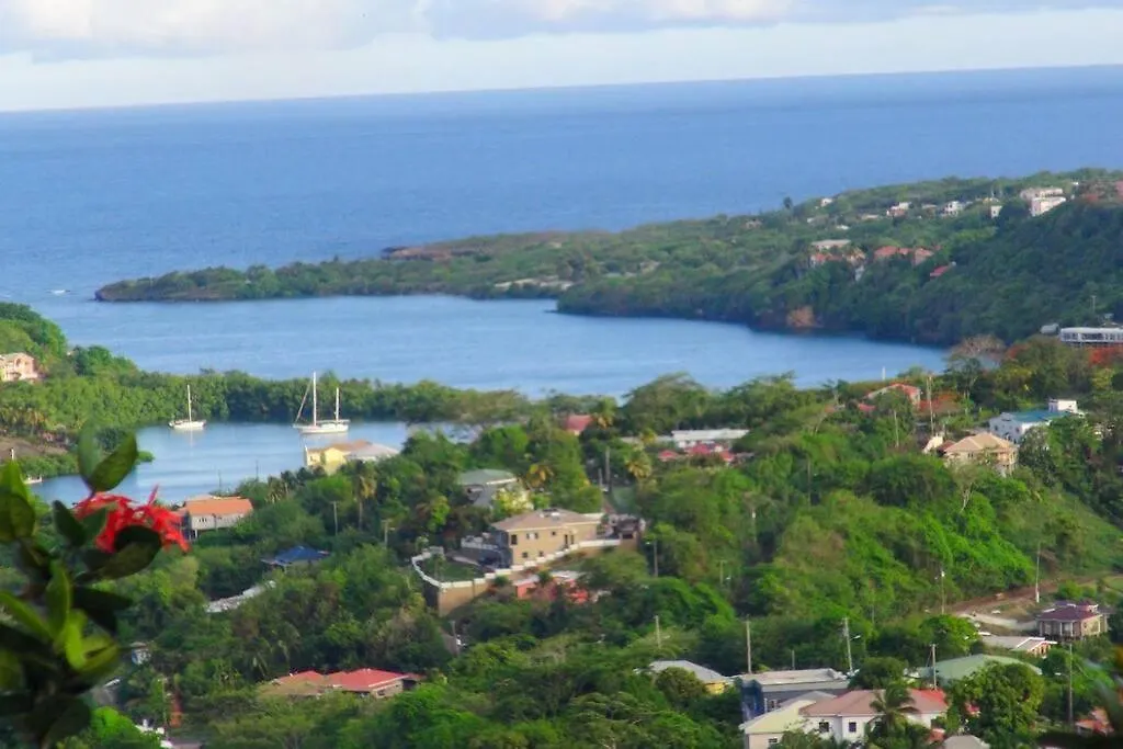 Spacious & Quiet Apt 2 Nested Point Old Westerhall Corbeau Town جرينادا